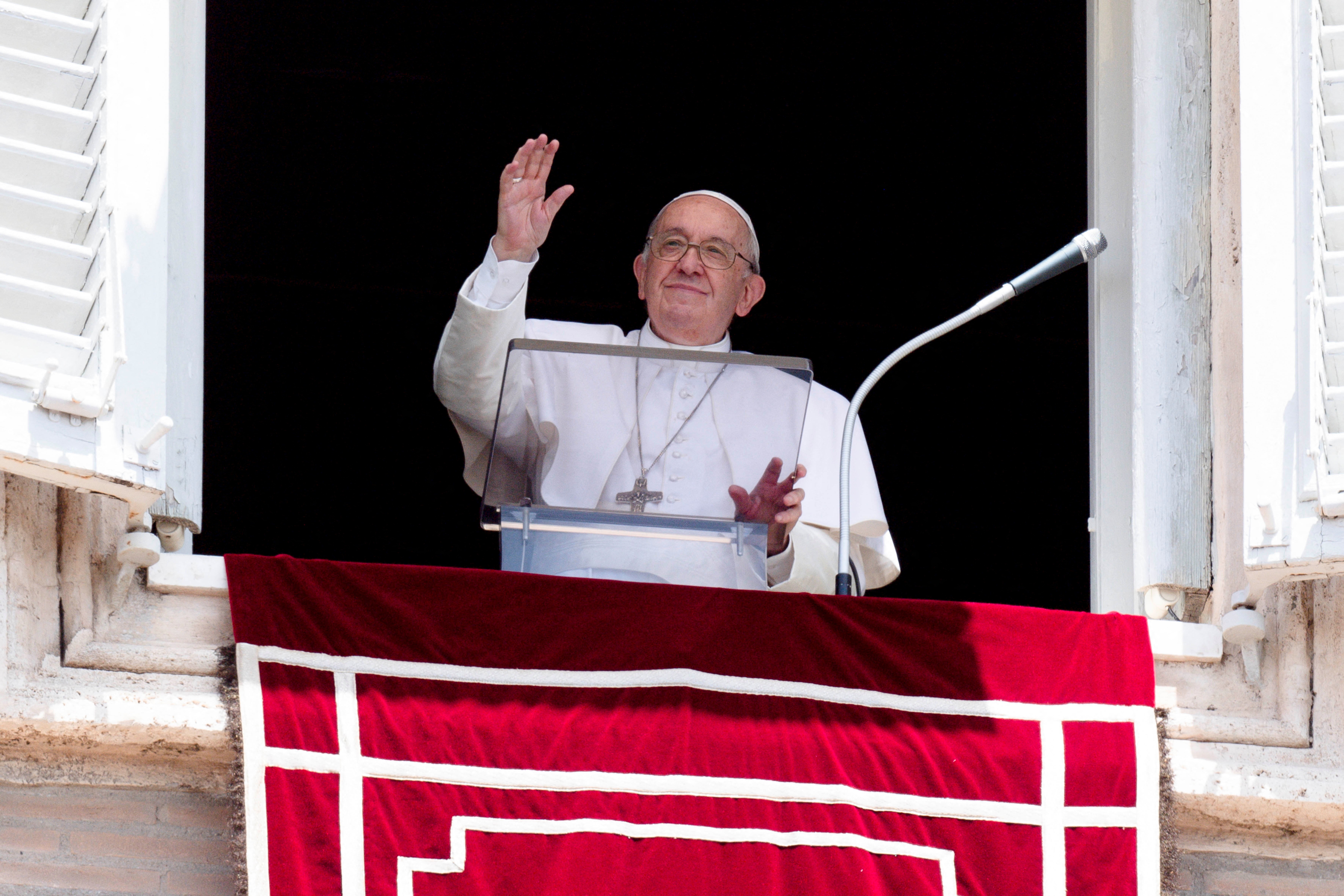 Papa Francisco pede calma no Equador e homenageia freira morta no Haiti