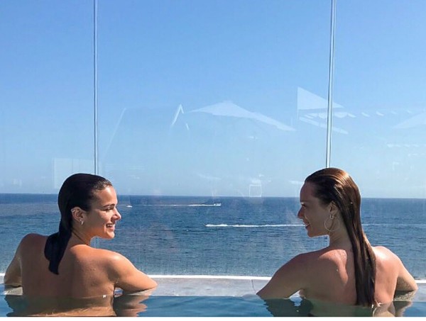 Bruna Marquezine e Mariana Ximenes (Foto: Reprodução / Instagram)