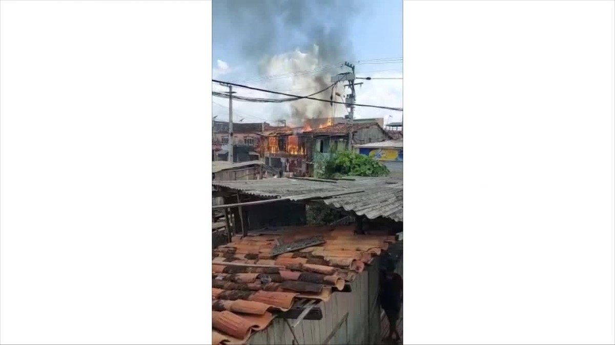 Incêndio atinge casa no bairro do Jurunas em Belém