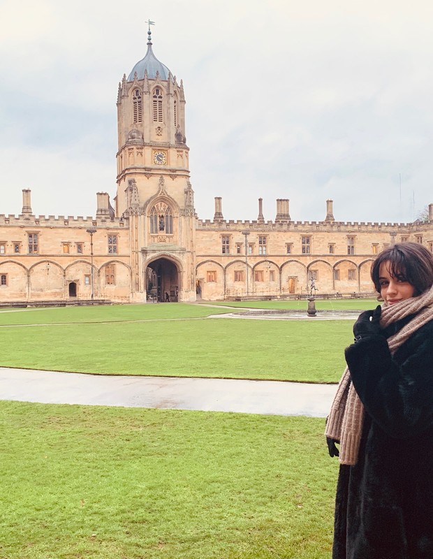 Camila Cabello em Oxford (Foto: Reprodução Instagram)