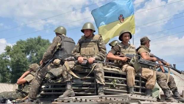 A Ucrânia enviou tropas para retomar parte de seu território após levantes pró-Rússia em 2014 (Foto: GENYA SAVILOV/GETTY IMAGES via BBC)