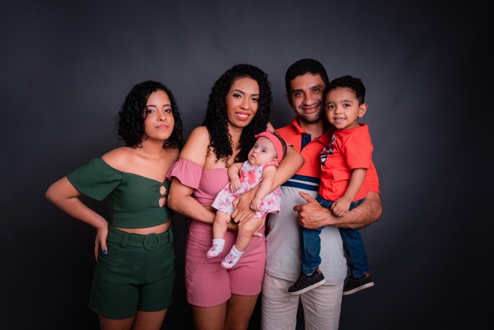 Com útero didelfo, servidora teve três filhos em Rio Branco — Foto: Assis Lima/Arquivo pessoal 