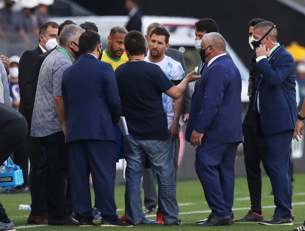 Anvisa interrompe jogo Brasil x Argentina — Foto: REUTERS/Amanda Perobelli