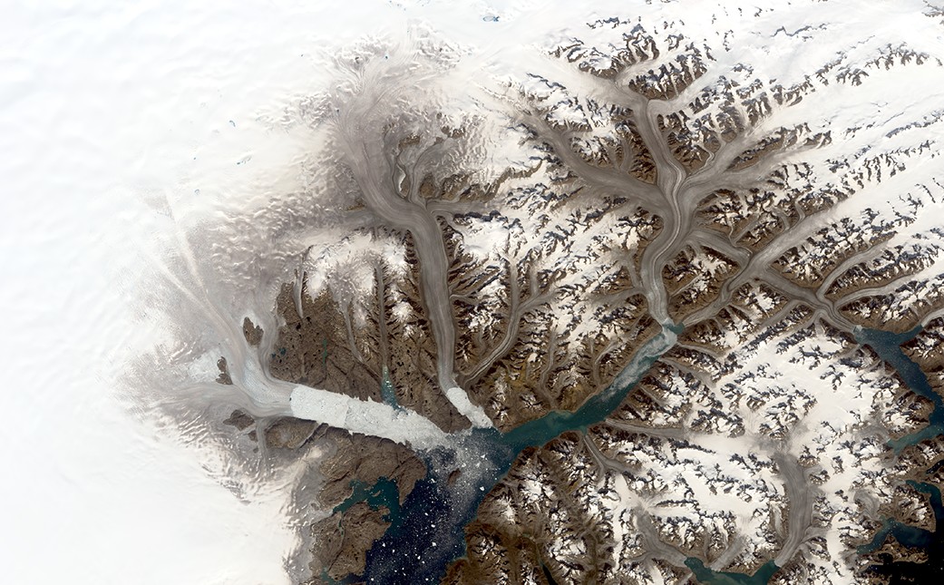 Geleiras aparecem com bem menos gelo no dia 12 de agosto de 2019  (Foto: NASA/Christopher Shuman)