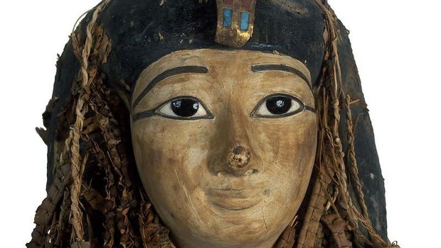 Máscara mortuária do faraó Amenhotep I (Foto: S Saleem e Z Hawass / Universidade do Cairo)