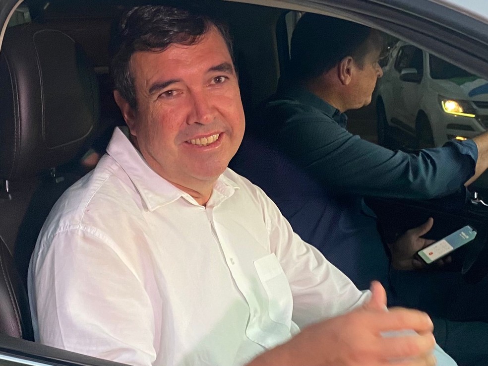 O governador eleito de Mato Grosso do Sul, Eduardo Riedel, pouco depois de ter o resultado confirmado — Foto: Rafaela Moreira/TV Morena