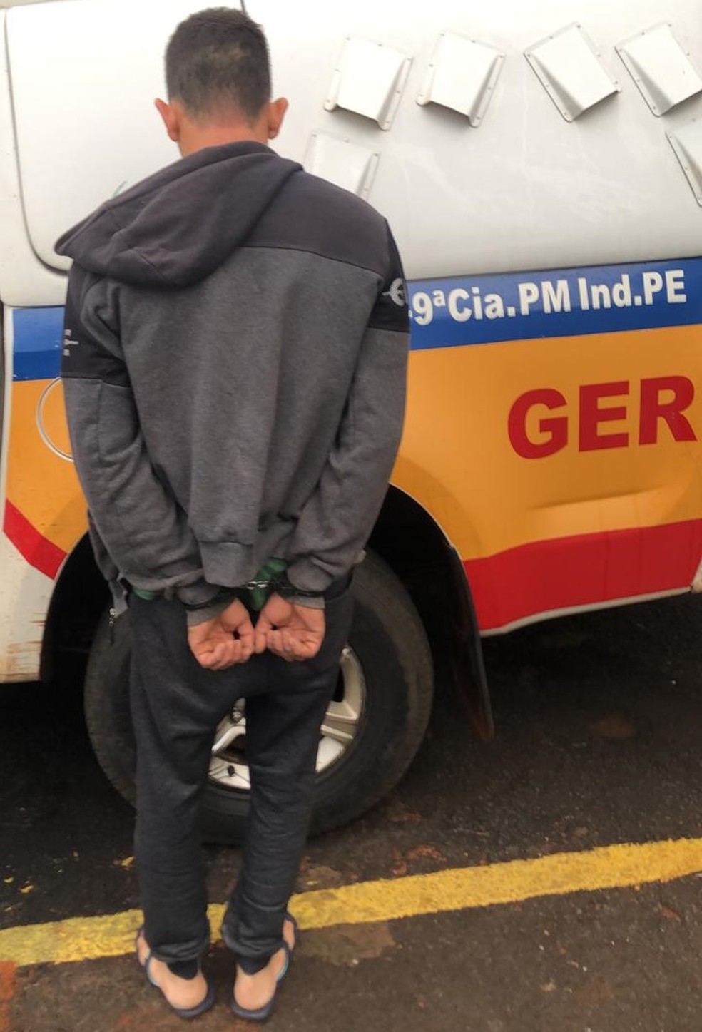 Um dos alvos da Operação La Plata é preso  — Foto: Polícia Militar/Divulgação
