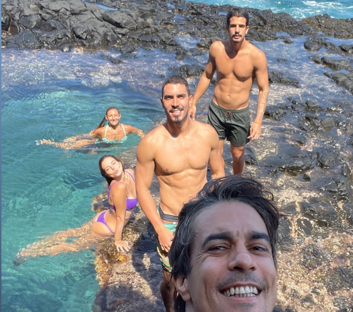 Giovanna Lancellotti curte Noronha com namorado, Enzo Celulari e amigos (Foto: Reprodução/Instagram)