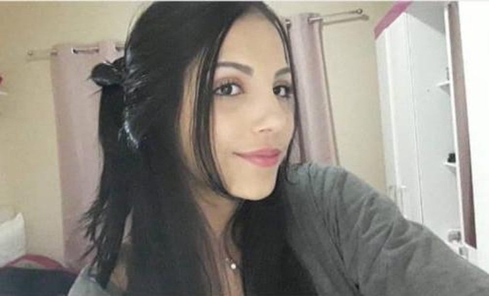Luíza da Mata, de 17 anos, está internada no Hospital de Câncer de Mato Grosso — Foto: Arquivo pessoal