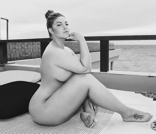 A modelo plus size norte-americana Ashley Alexiss (Foto: Instagram)