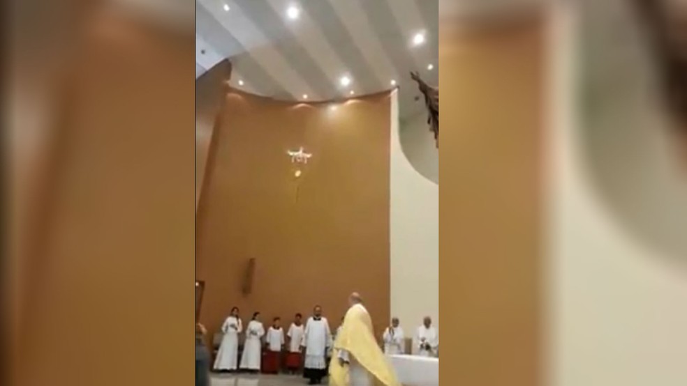 Drone levou SantÃ­ssimo Sacramento em missa realizada em Sorocaba (Foto: ReproduÃ§Ã£o)