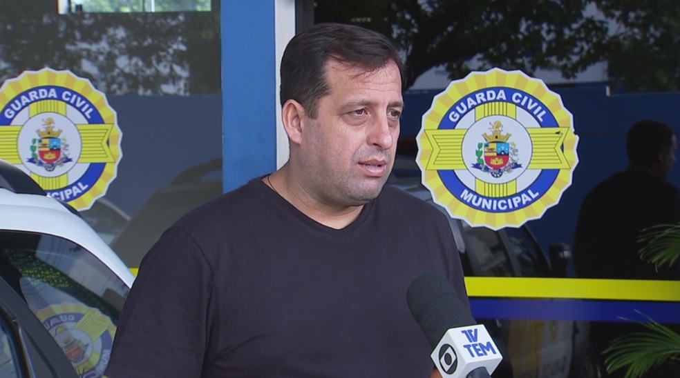 Comandante da Guarda Municipal de TatuÃ­ FÃ¡bio Luciano Leme, diz que menor escondeu a gravidez dos pais (Foto: ReproduÃ§Ã£o/TV TEM)