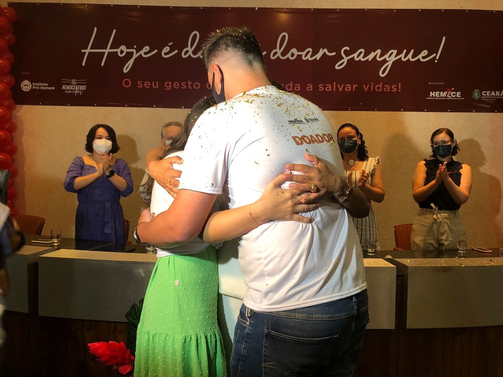 Estudante de biomedicina salva após receber doação de medula sonha em ajudar pessoas em situações parecidas com a dela — Foto: Hemoce/Divulgação