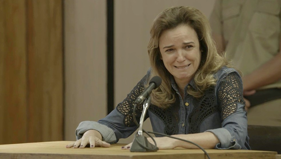 Lorena se emociona em depoimento (Foto: TV Globo)