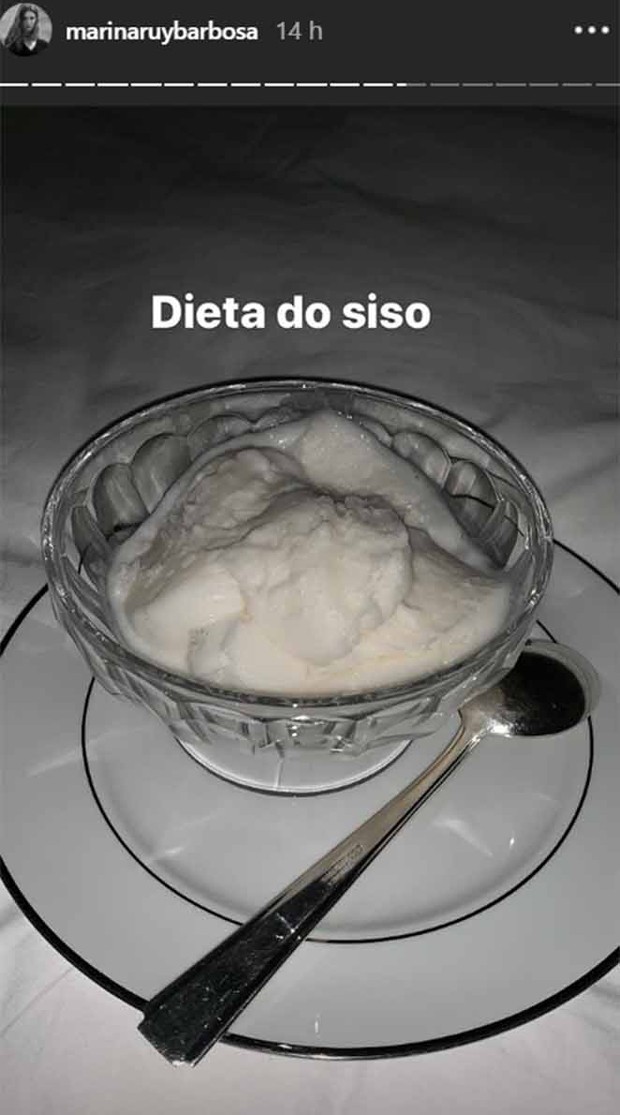 Marina Ruy Barbosa toma sorvete após extrair o dente siso (Foto: Reprodução/Instagram)