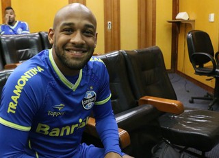 Fellipe Bastos celebra fase no Grêmio e vida no RS: Sou um novo homem