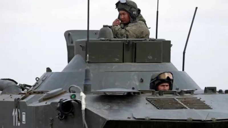 Militares da Rússia na Crimeia, em 2021, preocuparam outros países (Foto: Getty Images via BBC News)