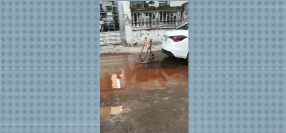 Vazamento de água acontece pela quarta vez na região central de Campinas (SP) — Foto: Reprodução/EPTV