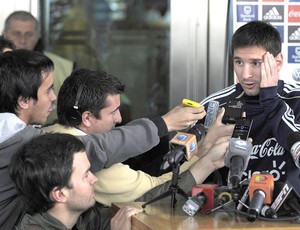 Messi na coletiva da seleção da Argentina (Foto: AFP)