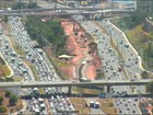 Avenida Paralela tem trânsito congestionado; vídeo mostra situação