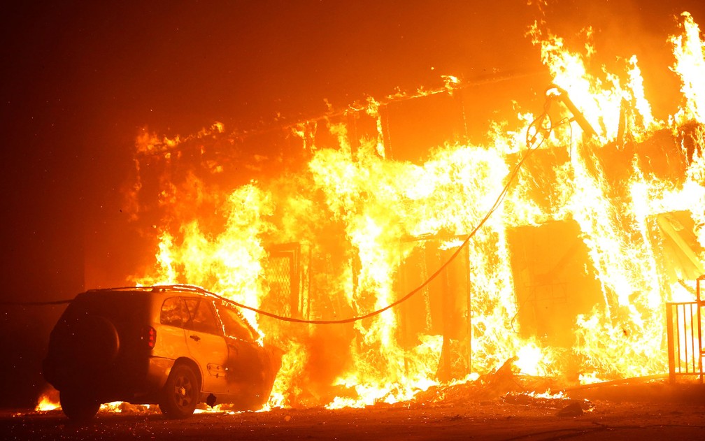 Estrutura destruÃ­da pelo incÃªndio Camp Fire Ã© vista em Paradise, na CalifÃ³rnia, na quinta-feira (8) â Foto: Reuters/Stephen Lam