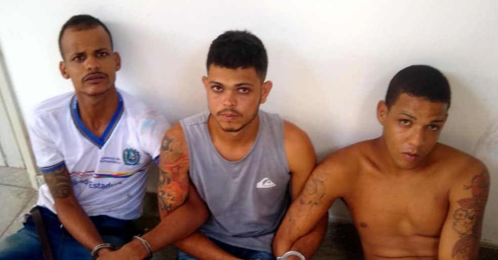 Segundo a PF, os tr&ecirc;s confessaram a participa&ccedil;&atilde;o no assalto &agrave; ag&ecirc;ncia dos Correios, em Orob&oacute;, no Agreste de Pernambuco &mdash; Foto: Pol&iacute;cia Federal/Divulga&ccedil;&atilde;o
