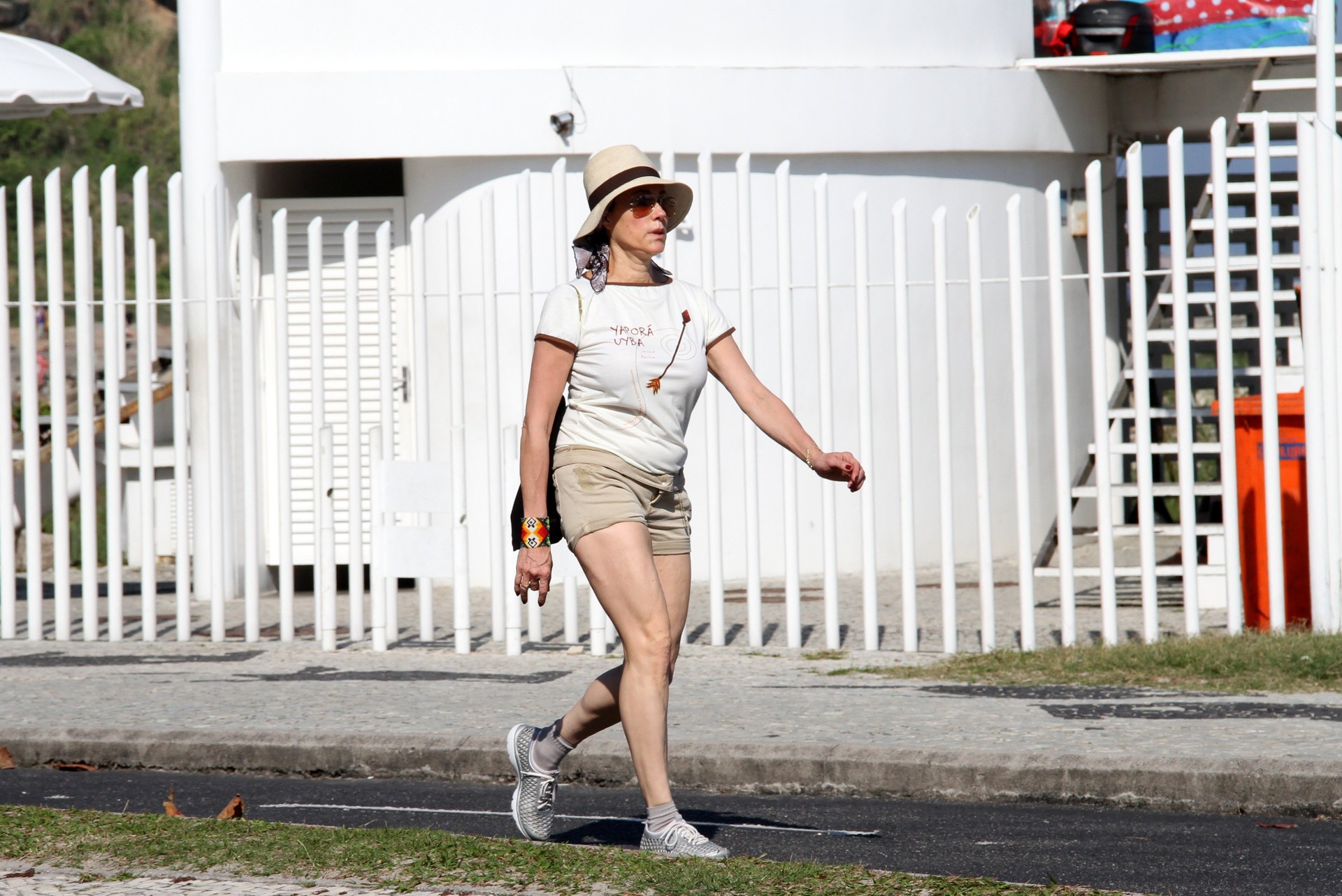 Christiane Torloni Coloca As Pernas De Fora Em Caminhada Pelo Rio Quem Quem News
