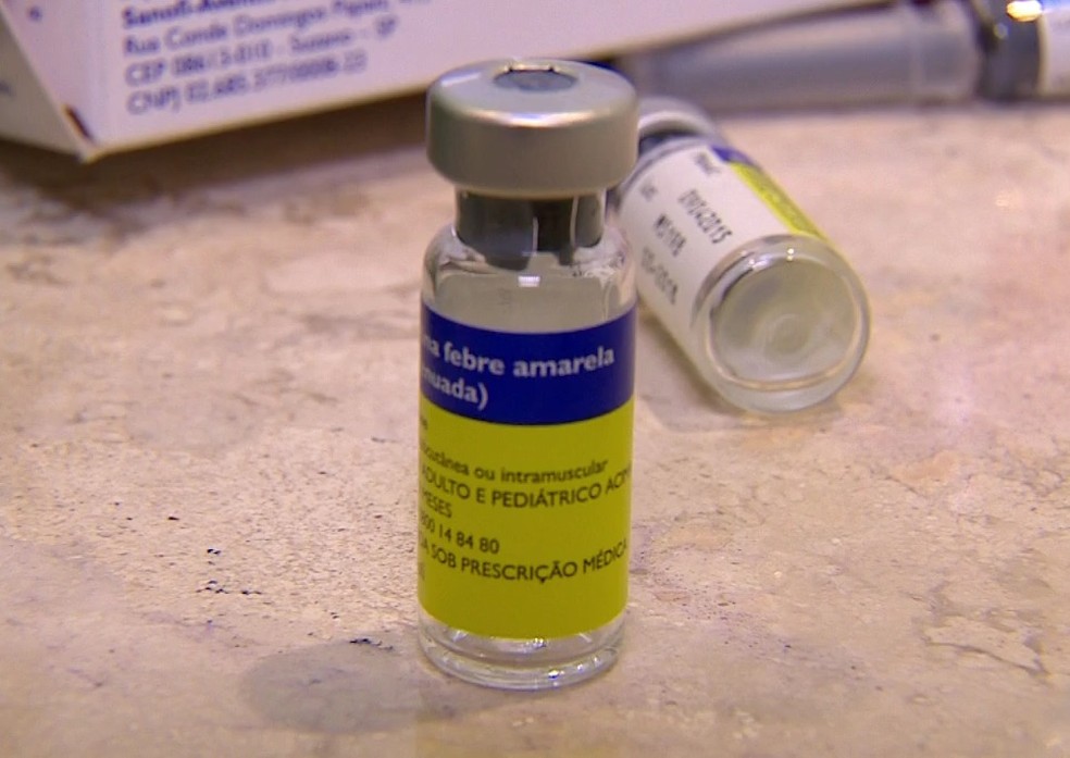 Proprietária de clínica também oferecia vacina contra a febre amarela, que não existe mais na rede particular do RS (Foto: Reprodução/RBS TV)