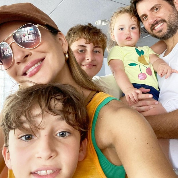 Claudia Leitte e Márcio Pedreira viajam com os filhos para a Disney (Foto: Reprodução/Instagram)