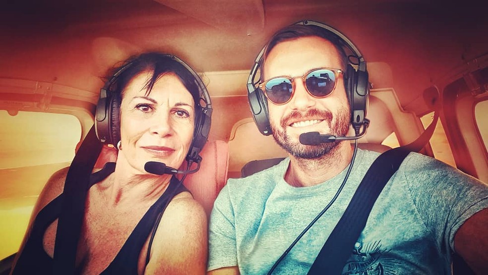 Max Fercondini ao lado da mãe, Márcia: os dois se veem geralmente no Brasil ou em algum lugar da Europa — Foto: Reprodução / Instagram