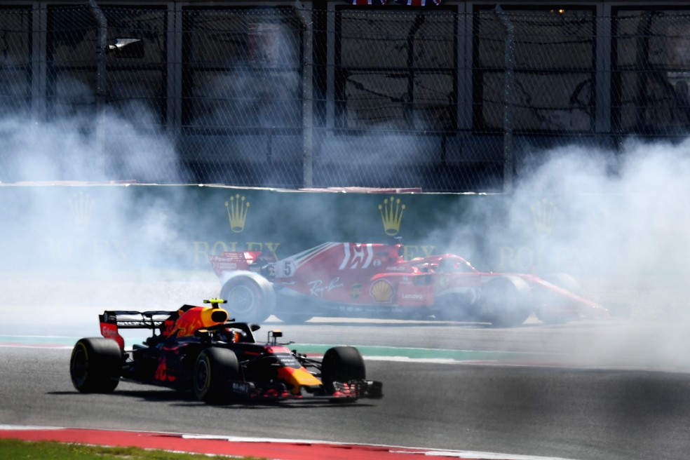 Em Austin, Vettel rodou após toque com Ricciardo na primeira volta — Foto: Getty Images