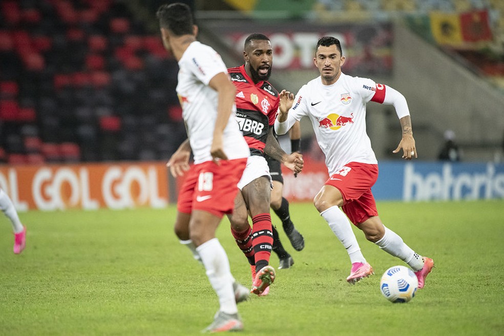Gerson Flamengo Bragantino  &mdash; Foto: Alexandre Vidal / CRF