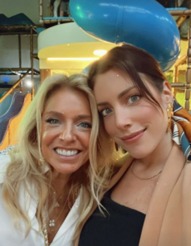 Fabiana Justus com a mãe, Sacha Chryzman (Foto: Reprodução/Instagram)