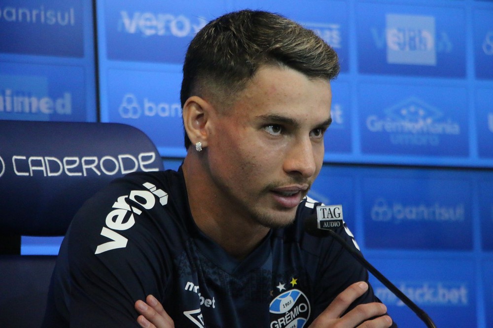 Ferreira esclarece polêmica com o DM do Grêmio após procurar tratamento em outro lugar