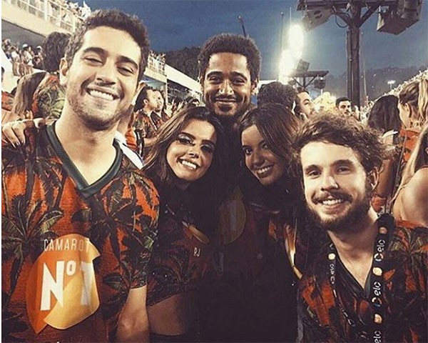 Giovanna Lancellotti, Alfie Enoch, Miguel Rômulo, Caíque Nogueira e Carolina Moraes (Foto: Reprodução/Instagram)