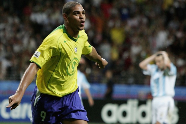 Adriano na Seleção em 2005 (Foto: Getty Images)
