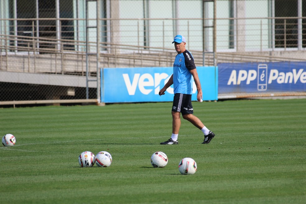 Treino do Grêmio: sem Brenno, Renato fecha atividade para encaminhar equipe contra o Bahia