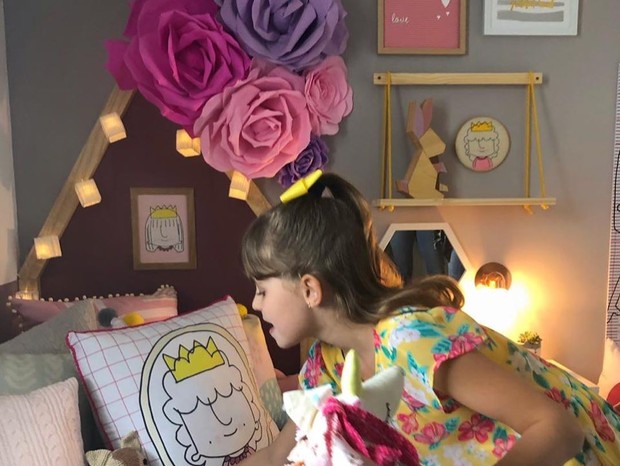 Laura, filha de Iran Malfitano, ganha quarto com tema de princesas (Foto: Reprodução/Instagram)