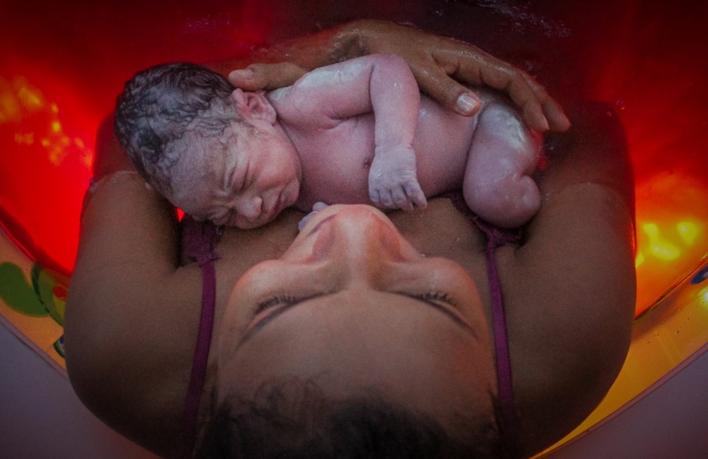 Bióloga decidiu se dedicar a fotografar partos  — Foto: Allana Aryanne/Arquivo pessoal