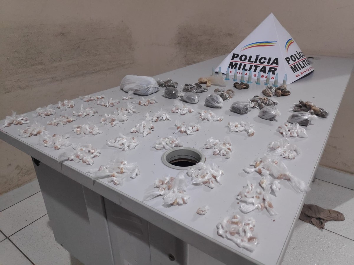 Porções de crack, cocaína e maconha são apreendidas em terrenos baldios da Vila Mauriceia, em Montes Claros