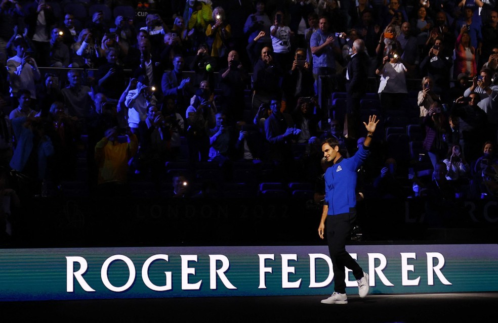 Federer é ovacionado na abertura da Laver Cup — Foto: Reuters