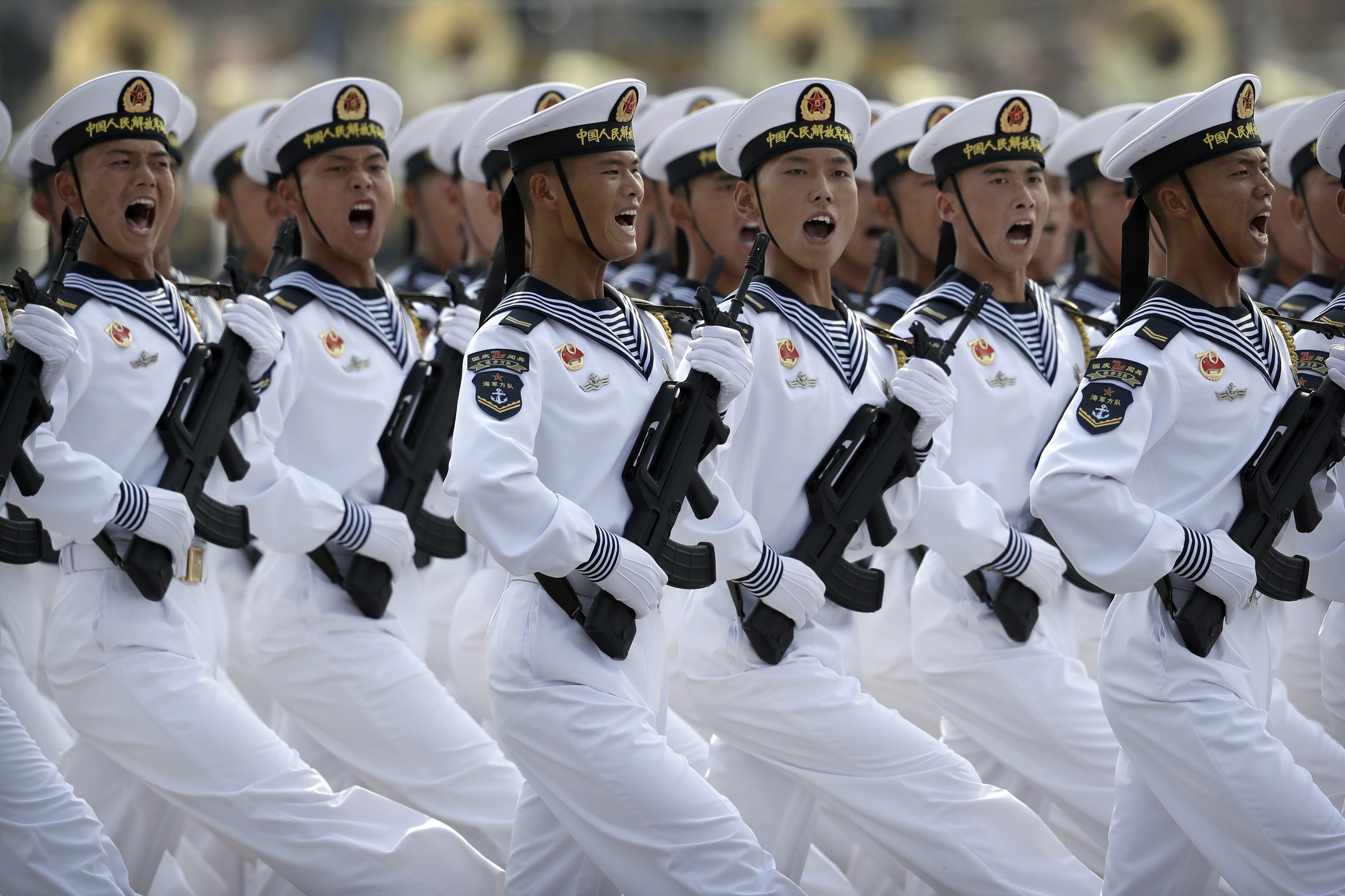 Governo chinês multa comediantes em mais de R$ 10 milhões por piada com o exército nacional