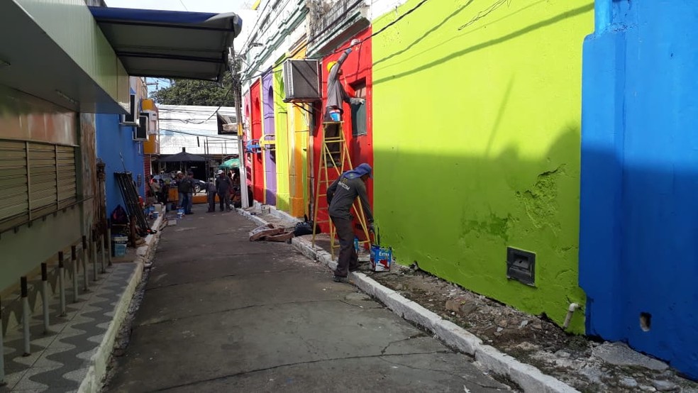 Muros do Beco da Lama foram pintados pela Semsur para receber os grafitis — Foto: Prefeitura do Natal