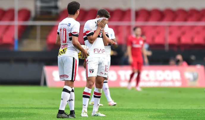 Bom visitante, São Paulo tem aproveitamento de rebaixado no Morumbi