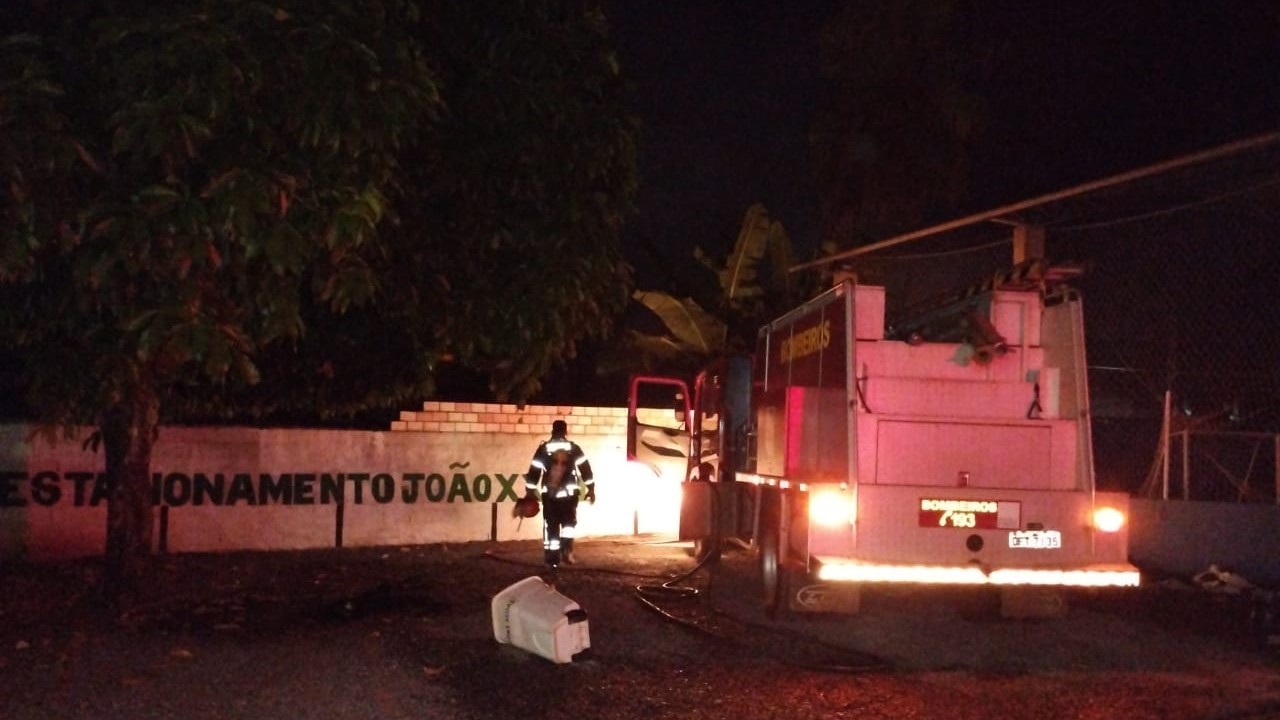 Bombeiros combatem princípio de incêndio em lavanderia de hospital particular, em Santarém 