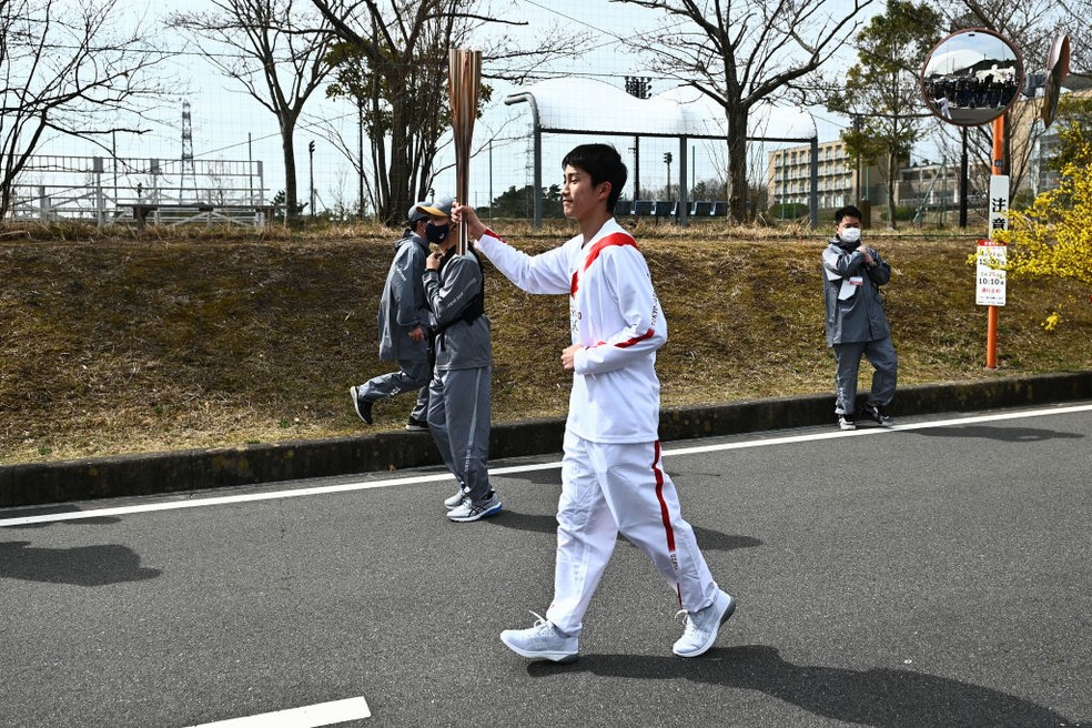 Começa revezamento da tocha no Japão — Foto: Getty