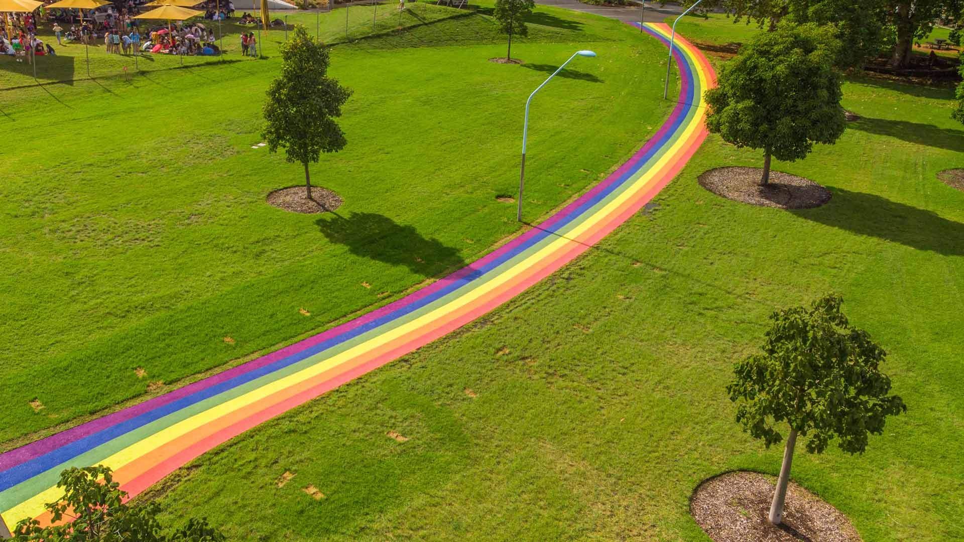 Austrália: Estrada arco-íris celebra legalização do casamento entre pessoas do mesmo sexo (Foto: Reprodução/Twitter)