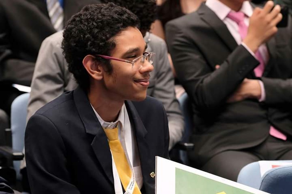 Representando o Ceará, o estudante de 18 anos já conquistou quatro medalhas olímpicas mundiais — Foto: Arquivo pessoal