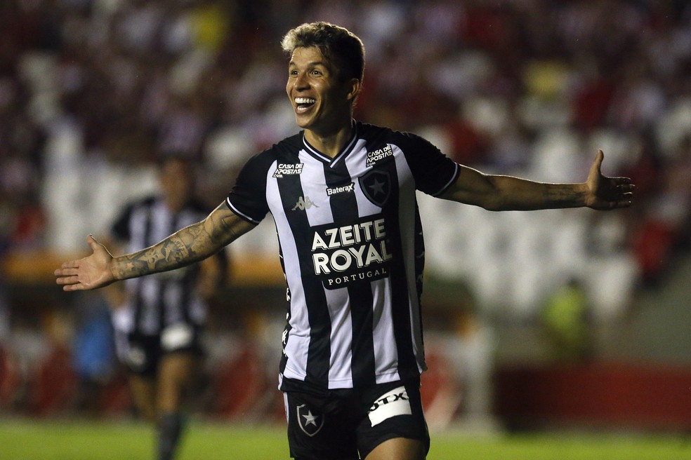 Bruno Nazário marcou o gol de empate contra o Náutico — Foto: Vitor Silva/Botafogo