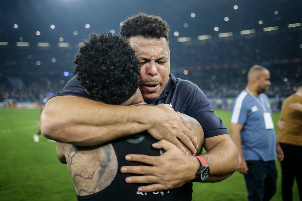 Ronaldo festeja o acesso do Cruzeiro &agrave; S&eacute;rie A do Campeonato Brasileiro &mdash; Foto: Staff Images